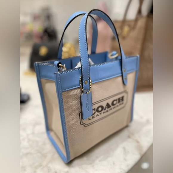 NWT Coach Field Tote 22 Bag in Brass/Natural Canvas/Pool Refined Calf Leather - Picture 3 of 12